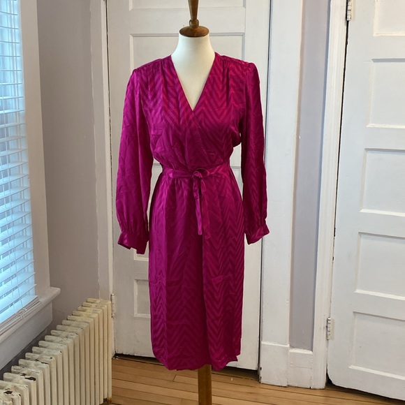 ms Chaus Dresses & Skirts - Vintage Ms Chaus Silk Chevron Print Wrap Dress, Size 10
